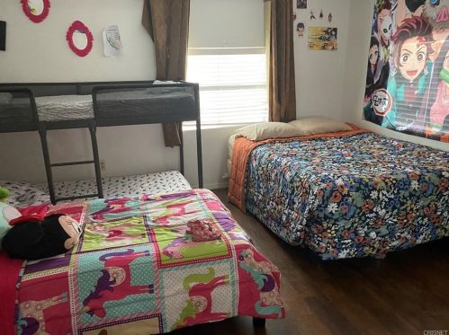 37 Garden Dr, Bakersfield CA 93307-5255 exterior