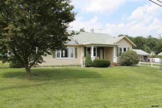 3281 Grandview Rd, Hanover PA  17331-7886 exterior