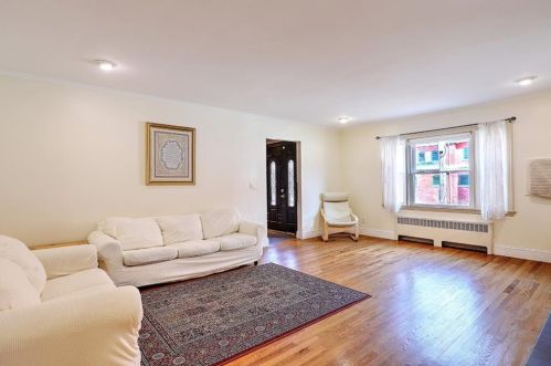 124 Edgehill Rd, Providence RI  02906-1929 exterior