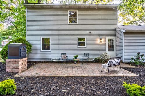 1202 Sprucebrook Dr, Kalamazoo MI 49048-5814 exterior