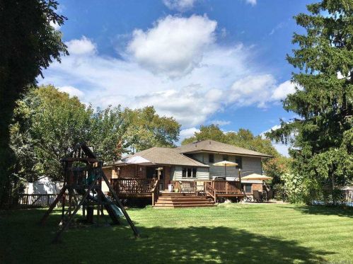 16 Sarina Dr, Commack NY 11725-1805 exterior