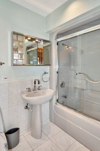 127 Grantley Ave, Elmhurst IL 60126-2362 exterior