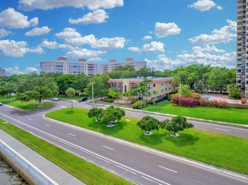 2419 Bayshore Blvd, Tampa FL 33629-7345 exterior