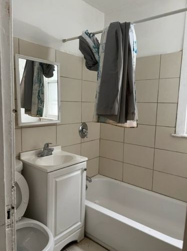 2837 Ridgeway Ave, Chicago IL 60632-3742 exterior