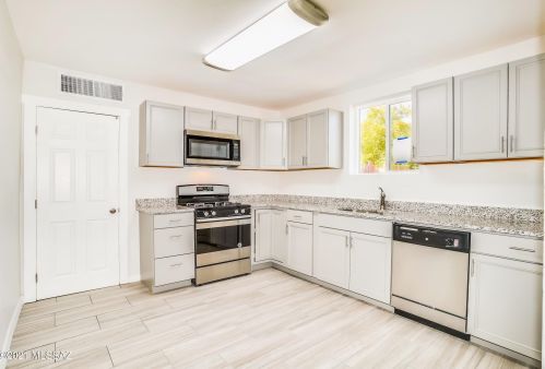 4020 Montecito St, Tucson AZ 85711-4873 exterior