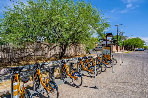 1070 Miles St, Tucson AZ 85719-6140 exterior