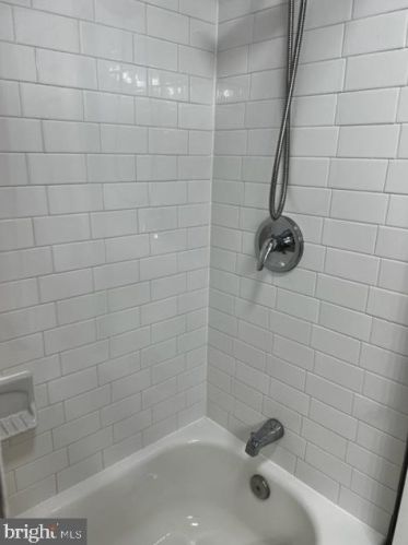 303 New Dorwart St, Lancaster PA  17603-5223 exterior