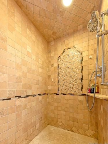 145 Howe Rd, New Britain CT 06053-1316 exterior