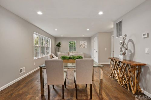 54 Howard Ave, Edison NJ  08837-3432 exterior