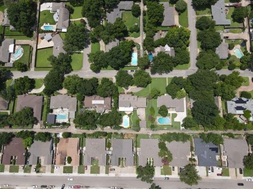 14140 Edgecrest Dr, Dallas TX 75254-2803 exterior