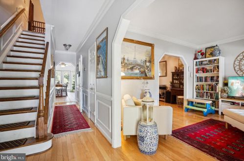 5908 Wescott Hills Way, Alexandria, VA 22315-4740