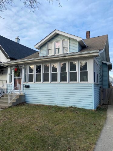 3722 Scott St, Milwaukee, WI 53215-1404