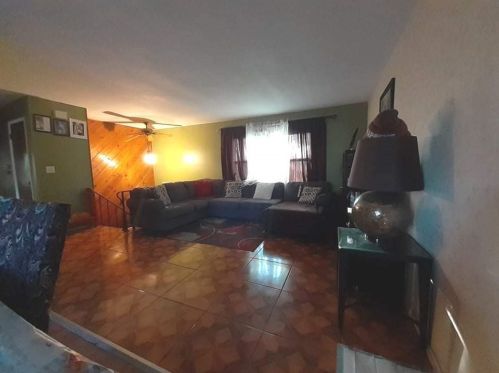 2329 Jackson St, Waukegan, IL 60087-3938