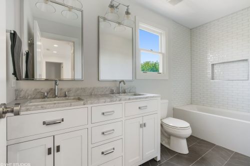 1802-A Diversey Pkwy, Chicago IL exterior