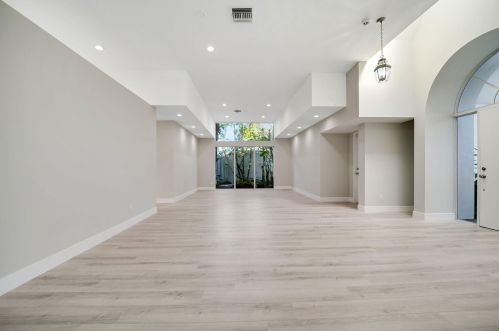 3997 5 Ave, Boca Raton FL 33432-6073 exterior