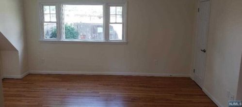 17 6th Ave, Paterson NJ  07506-2107 exterior