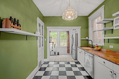 7706 Cannon St, Pittsburgh PA  15218-2109 exterior