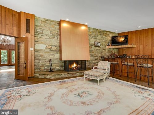 1716 Old Welsh Rd, Huntingdon Valley PA  19006-5838 exterior