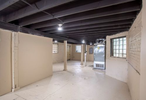 614 Lockwood Ave, Chicago IL 60638-1712 exterior