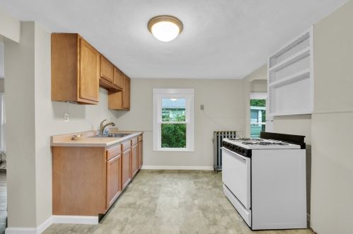 57 Fremont St, Springfield, MA 01105-2304