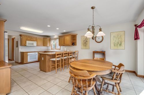 16820 Renee Dr, Macomb Township MI 48042-2324 exterior