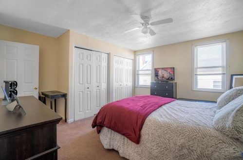 2822 Edwards Way, Pittsburgh PA 15203-2309 exterior