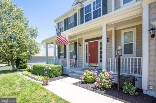 307 Pathway Pl, Leesburg, VA 20175-5070