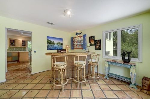 805 Frst Vw Dr, Austin TX 78746-4519 exterior