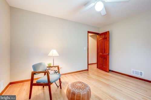 102 Mannakee St, Rockville MD 20850-1914 exterior