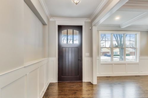 650 Willow Rd, Elmhurst, IL 60126-1968