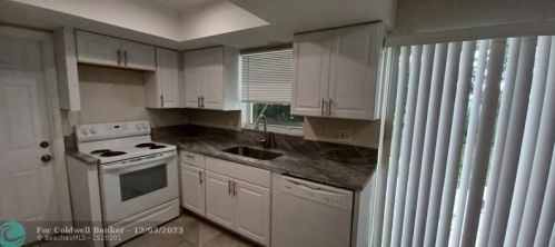 235 Summer Rd, Fort Pierce FL  34983-1730 exterior