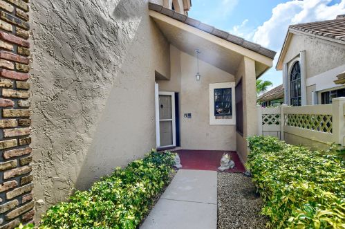 6876 Bitterbush Pl, Boynton Beach FL 33472-2902 exterior