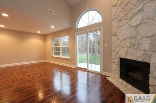 185 Nebula Rd, Piscataway, NJ 08854-5446