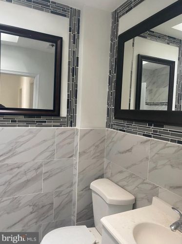 511 Godfrey Ave, Philadelphia PA 19126-3833 exterior