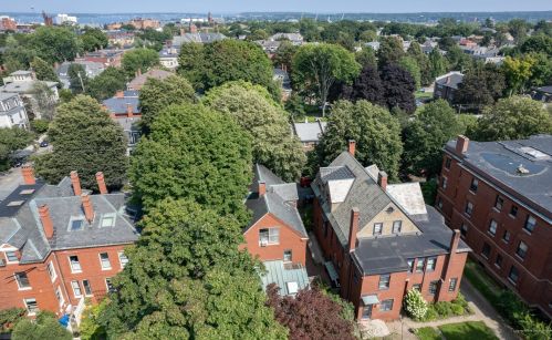 104 Neal St, Portland, ME 04102-3432