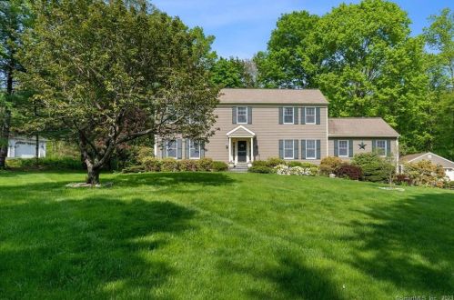 35 Jefferson Dr, Ridgefield, CT 06877-5919