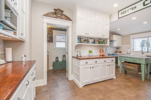 318 Academy St, Allegan MI 49010-1455 exterior