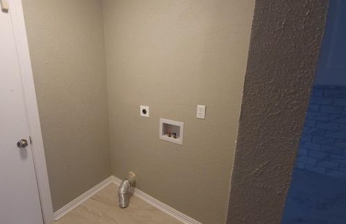 437 Forsythe Dr, Dallas TX 75217-6200 exterior