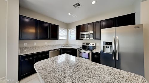 1947 77th Gln, Phoenix AZ  85035-5061 exterior