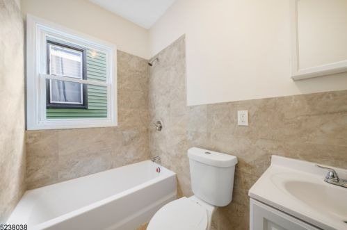 19 Montrose Ter, Irvington NJ  07111-3821 exterior