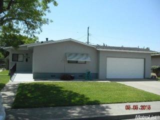 2180 Carrigan St, Turlock, CA 95380-4311