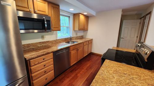 42 Hoit Rd, Concord NH  03301-1803 exterior