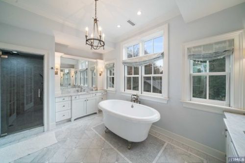 32 Ackerman Rd, Upper Saddle River NJ 07458 exterior