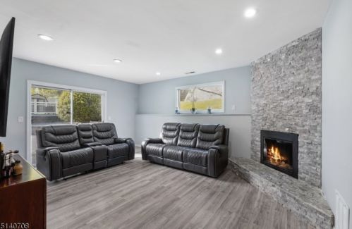 1626 Larkspur Dr, Mountainside NJ  07092-1347 exterior