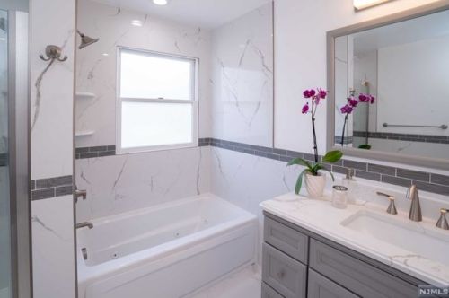 428 Aurora Ave, Cliffside Park NJ 07010-2133 exterior