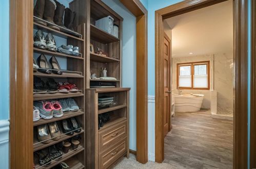 11070 Rambling Oaks Dr, Saint Louis MO 63128-2036 exterior