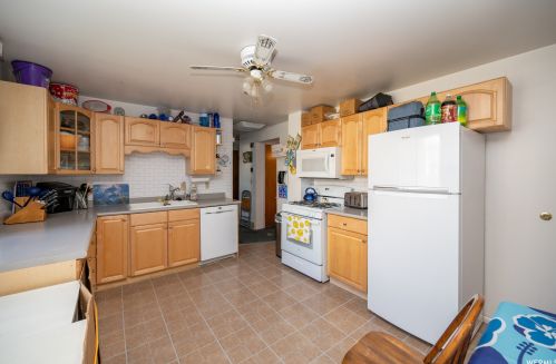 9425 170, Sandy UT 84070-3317 exterior