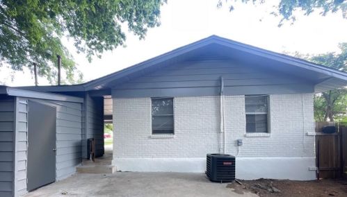 6909 Circle S Rd, Austin TX 78745-5717 exterior