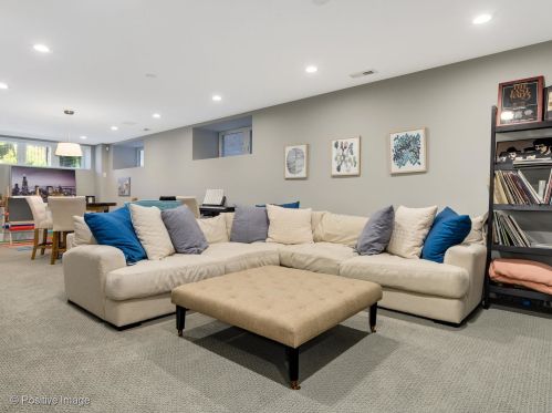 1350 Oakley Blvd, Chicago IL 60622-1848 exterior