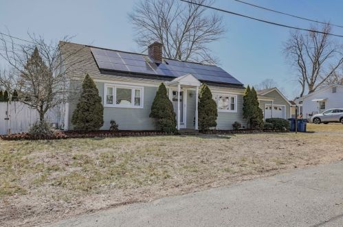 91 Oakland St, West Springfield, MA 01089-2856